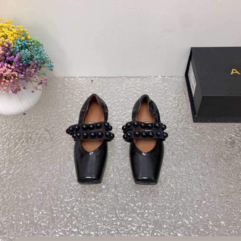 Other flat shoes